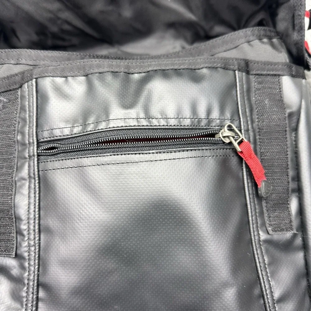 Nike ACG Avant Garde Black Messenger Crossbody Bag 00-10-12-EKG Nylon/Polyamide